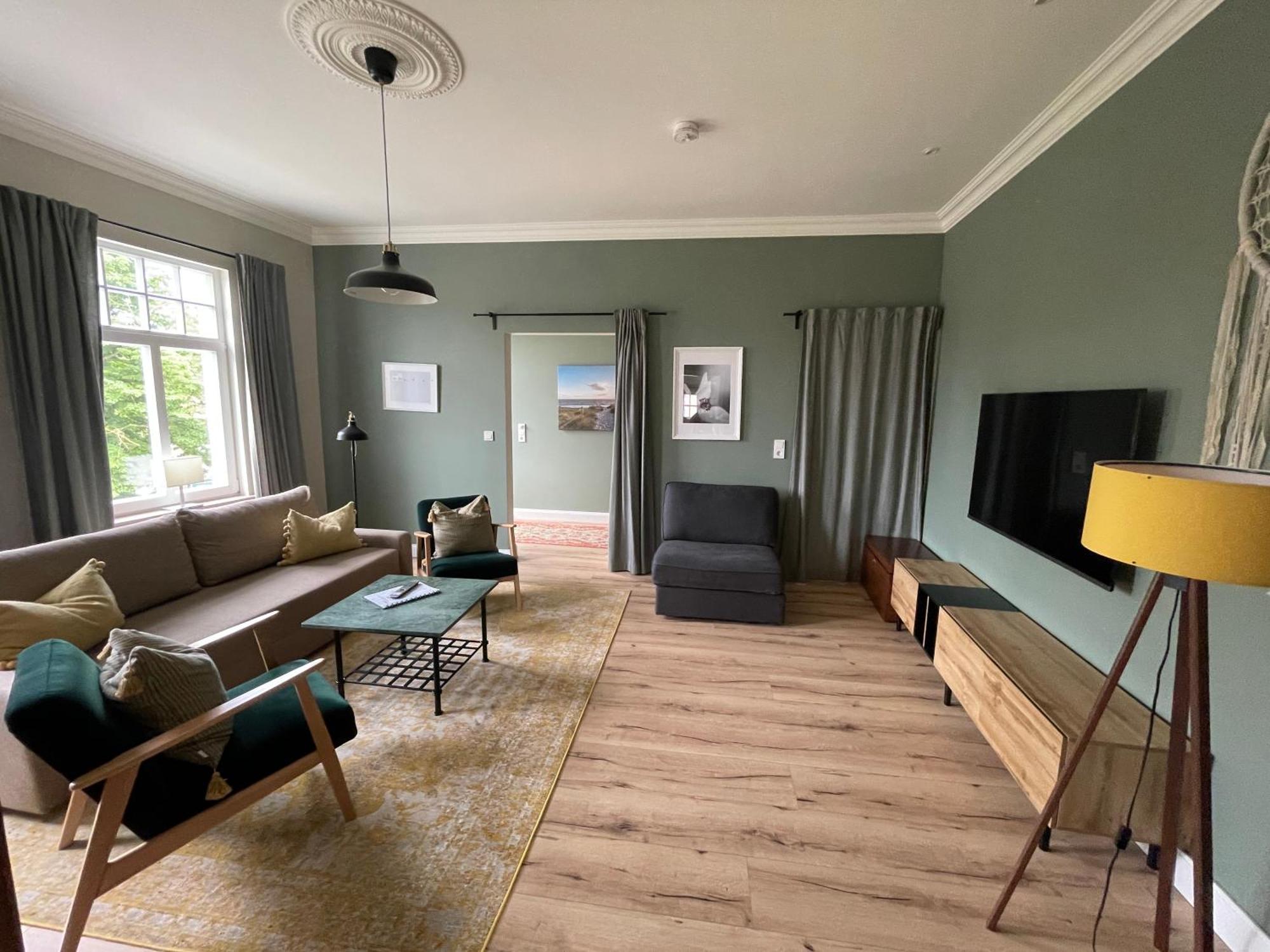 Luxus Lindenhof -ferienwohnungen In Friesland An Der Nordsee Am Naturschutzgebiet Urwald Appartement *