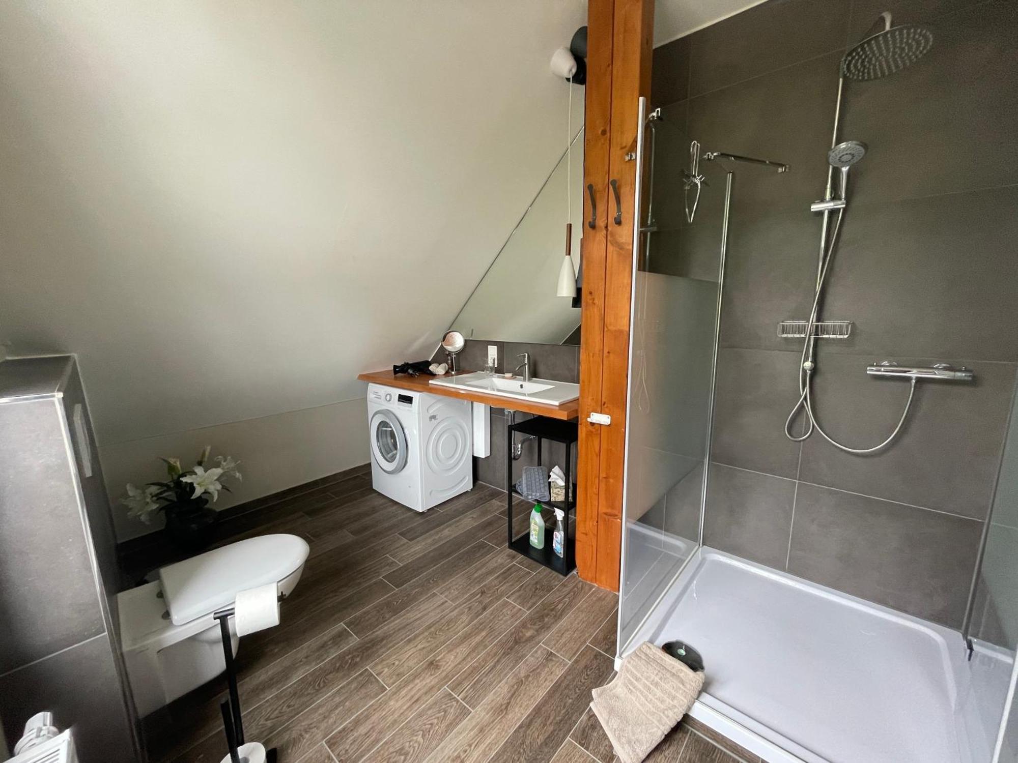 Luxus Lindenhof -ferienwohnungen In Friesland An Der Nordsee Am Naturschutzgebiet Urwald Appartement